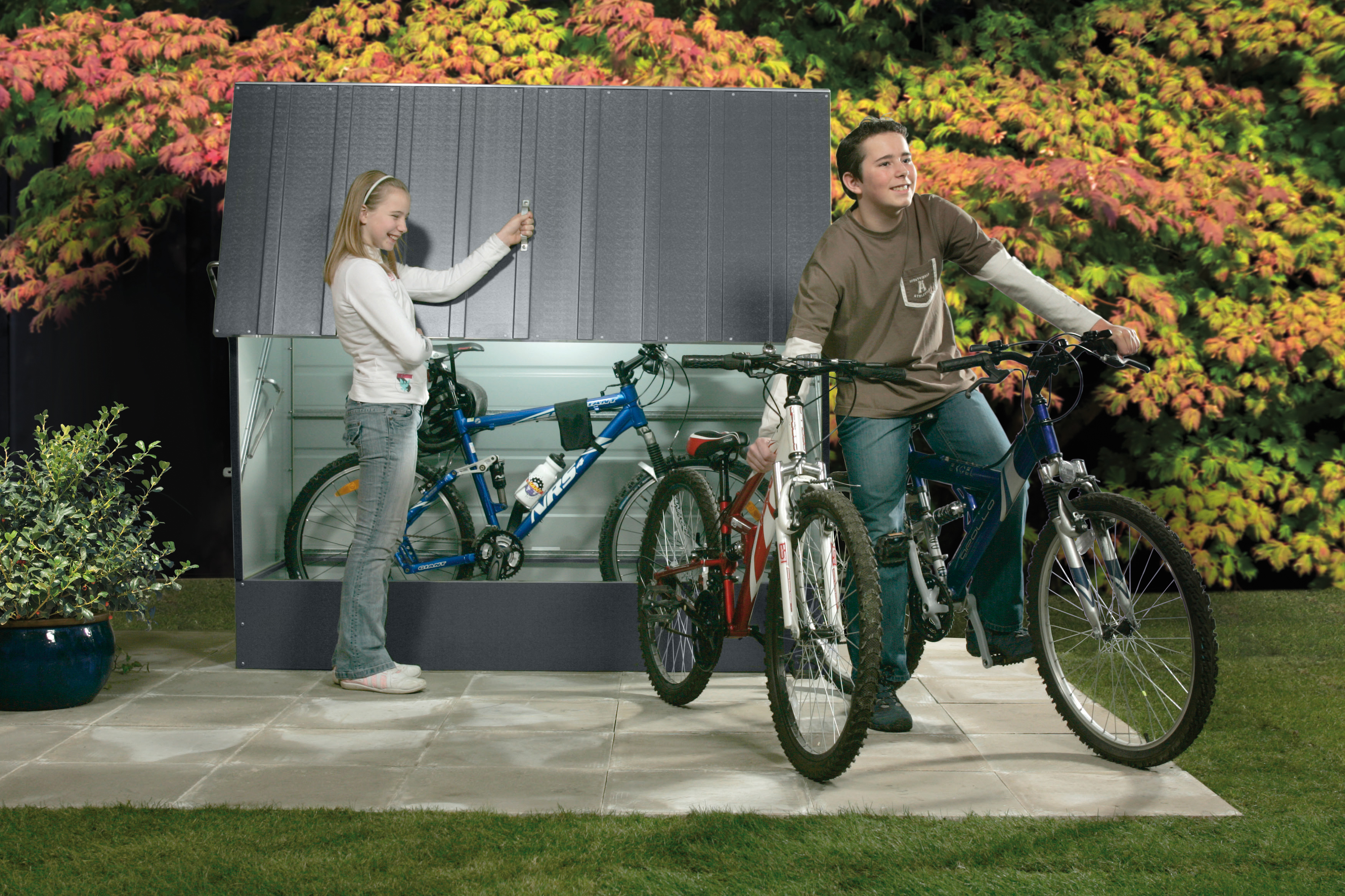 Suncast bike hot sale storage